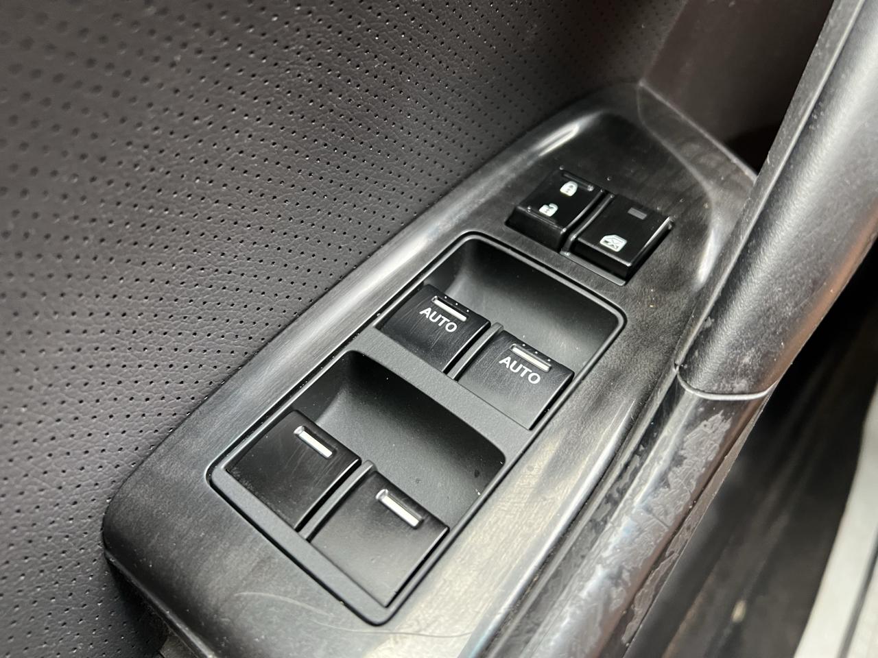 Acura TSX 5-speed AT 2012