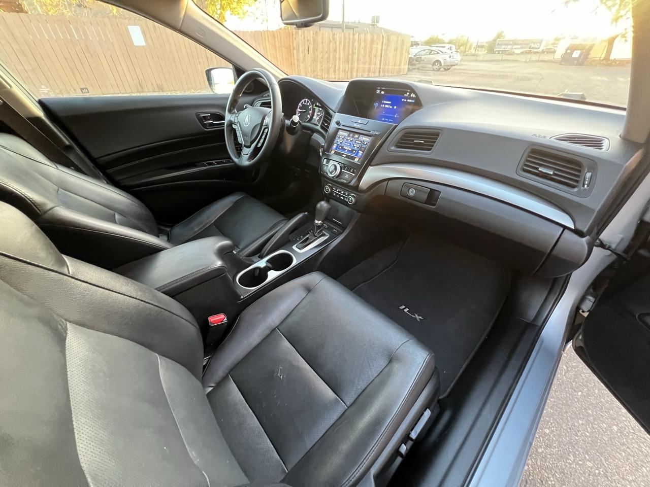 Acura ILX photo 7