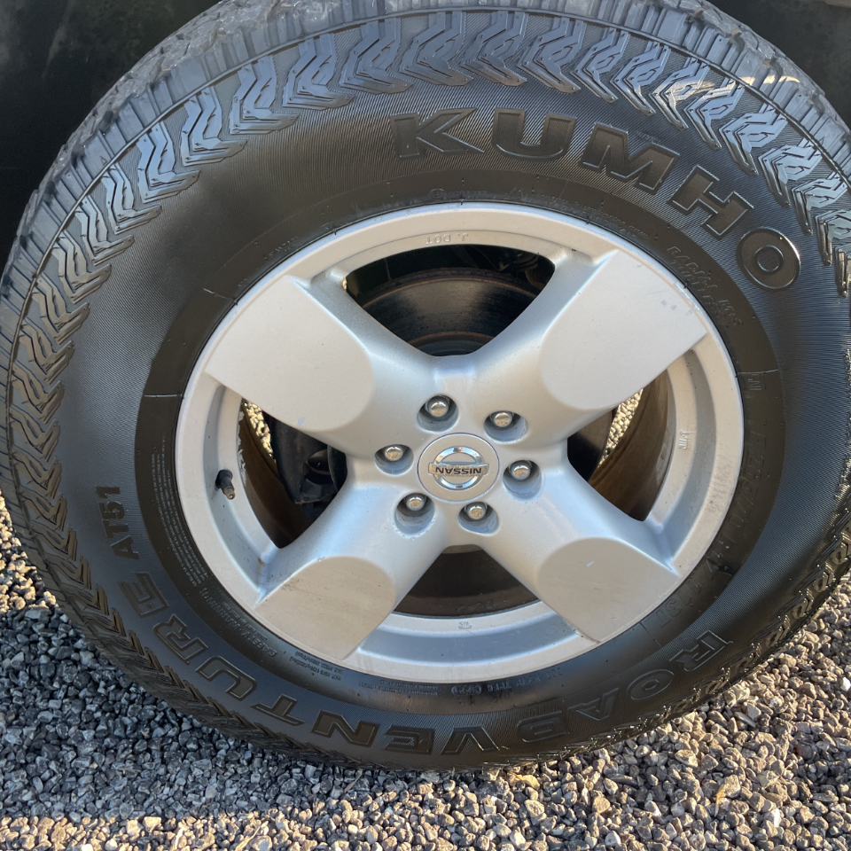 Nissan Frontier LE 2005