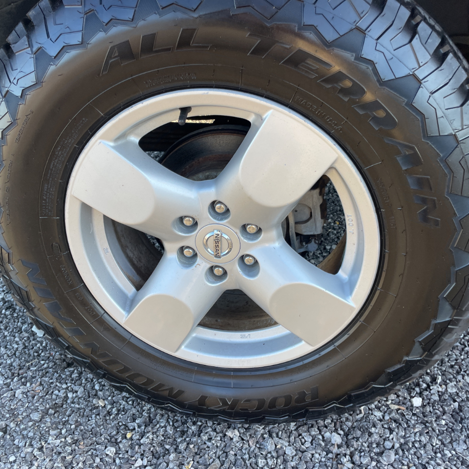 Nissan Frontier LE 2005