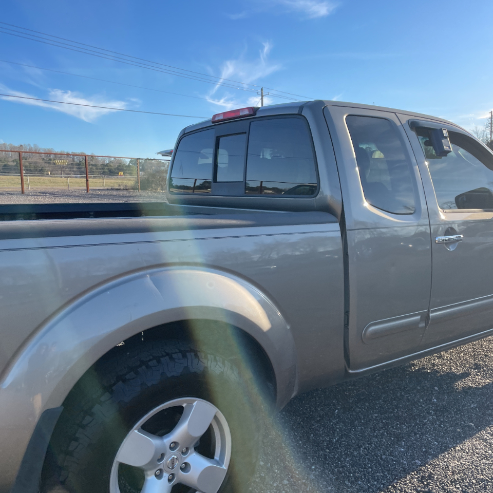 Nissan Frontier LE 2005