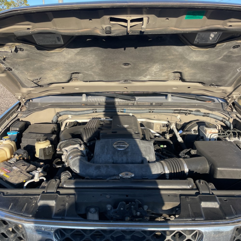 Nissan Frontier LE 2005