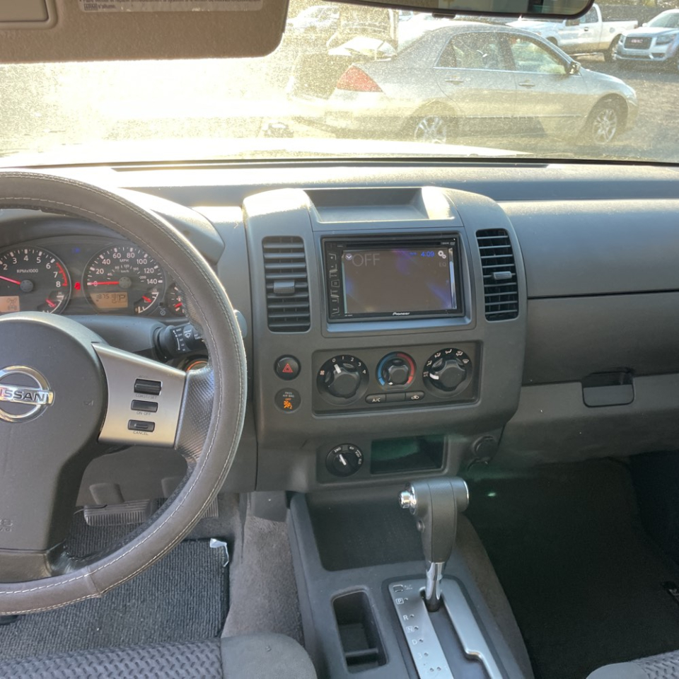 Nissan Frontier LE 2005