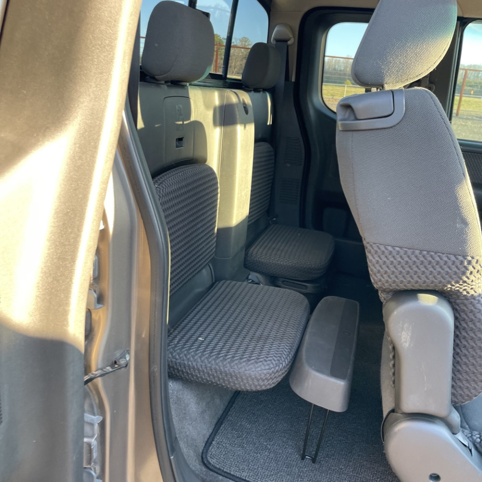 Nissan Frontier LE 2005