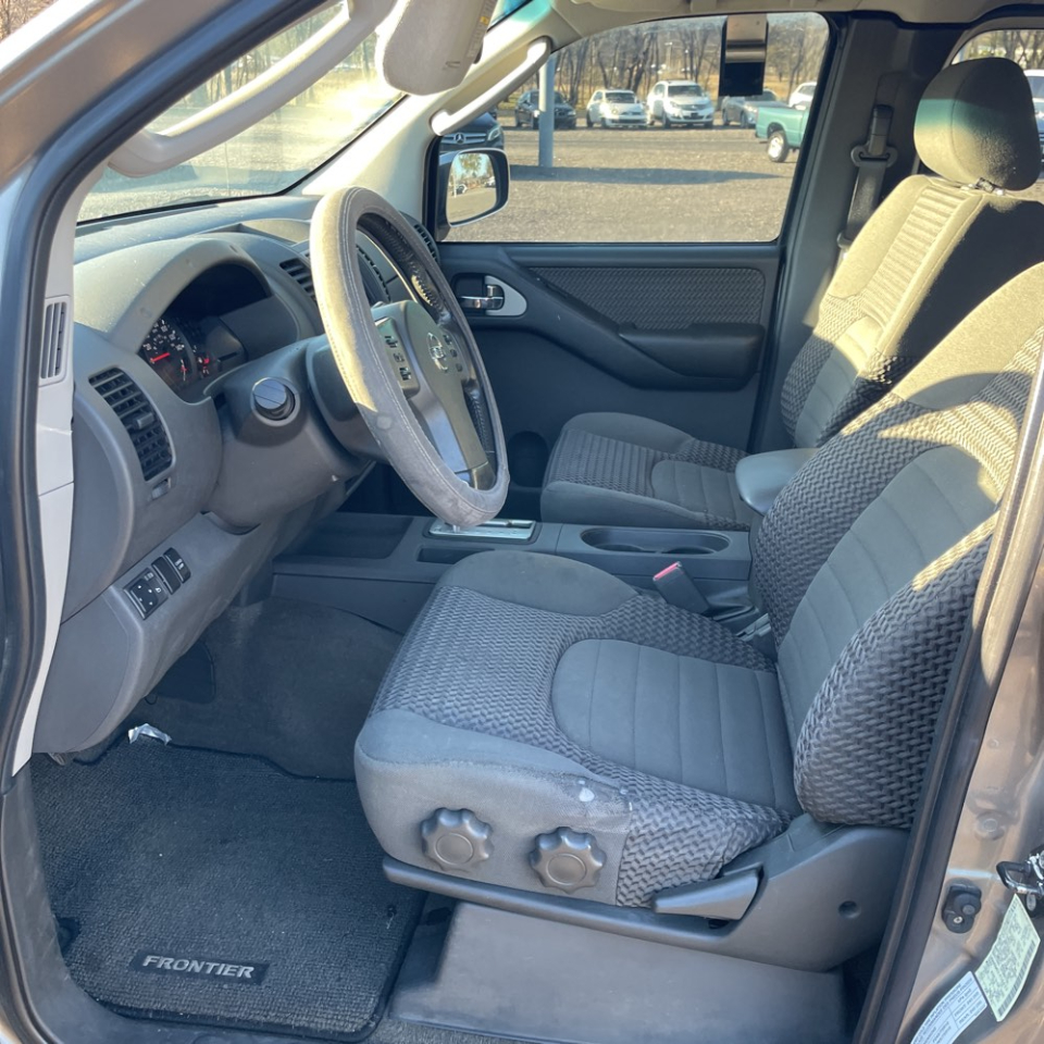 Nissan Frontier LE 2005