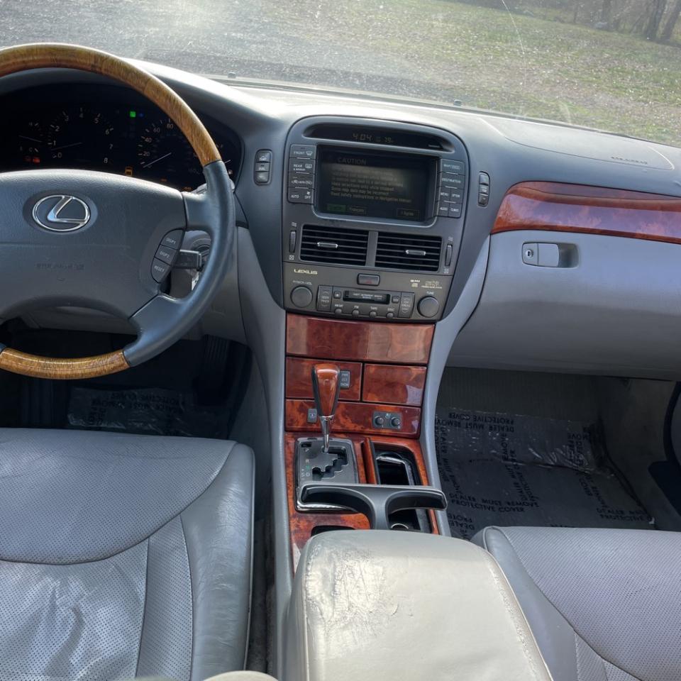 Lexus LS 430  2005