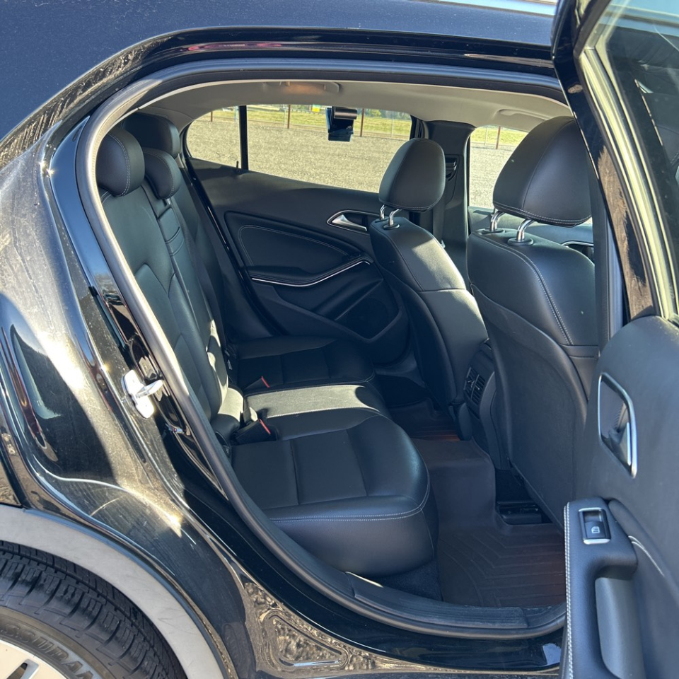 Mercedes-Benz GLA-Class  2015