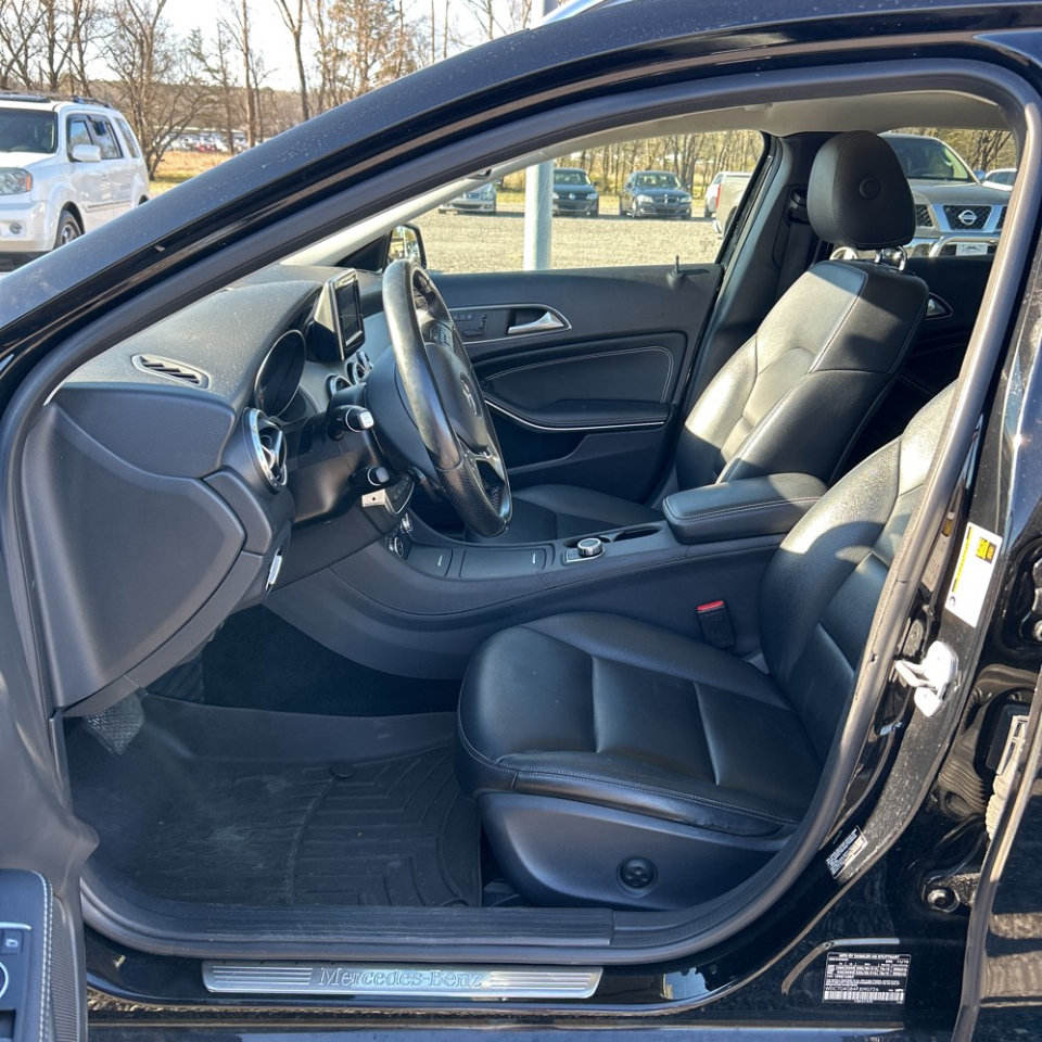 Mercedes-Benz GLA-Class  2015