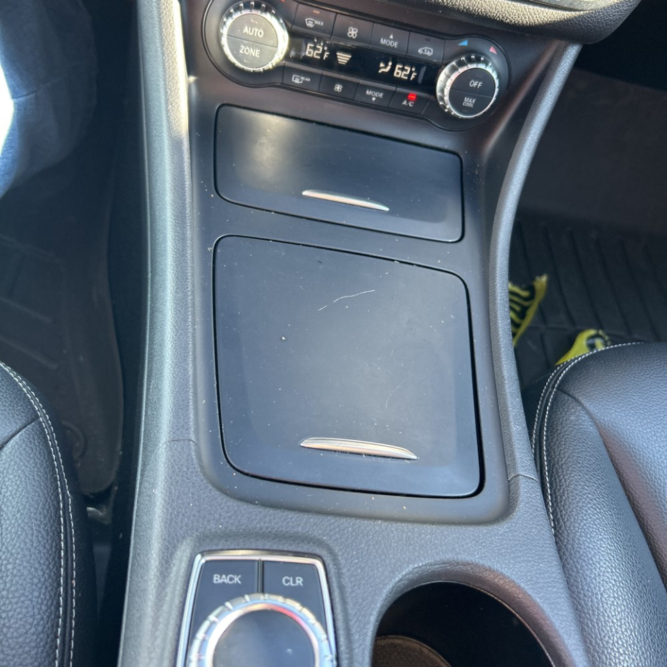 Mercedes-Benz GLA-Class  2015