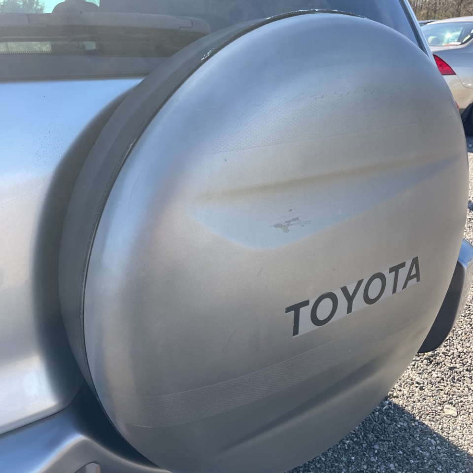 Toyota RAV4 Base 2003