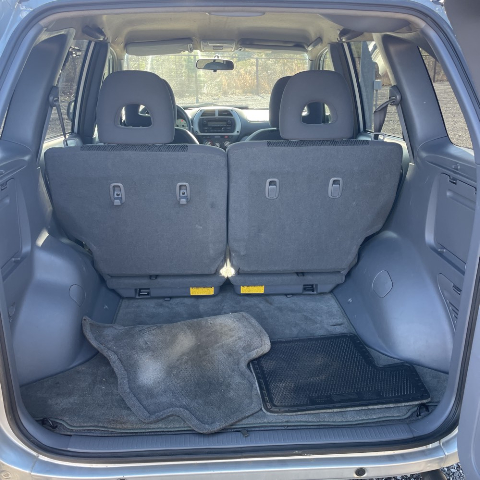 Toyota RAV4 Base 2003