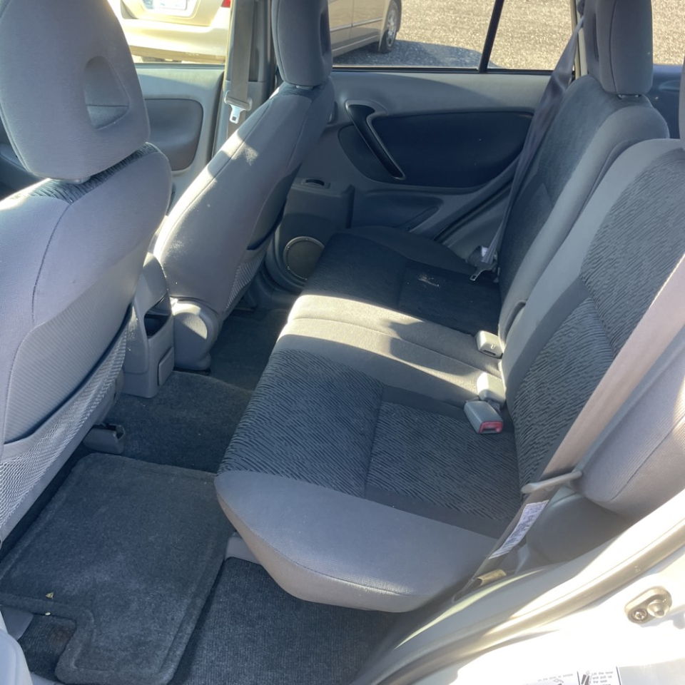 Toyota RAV4 Base 2003