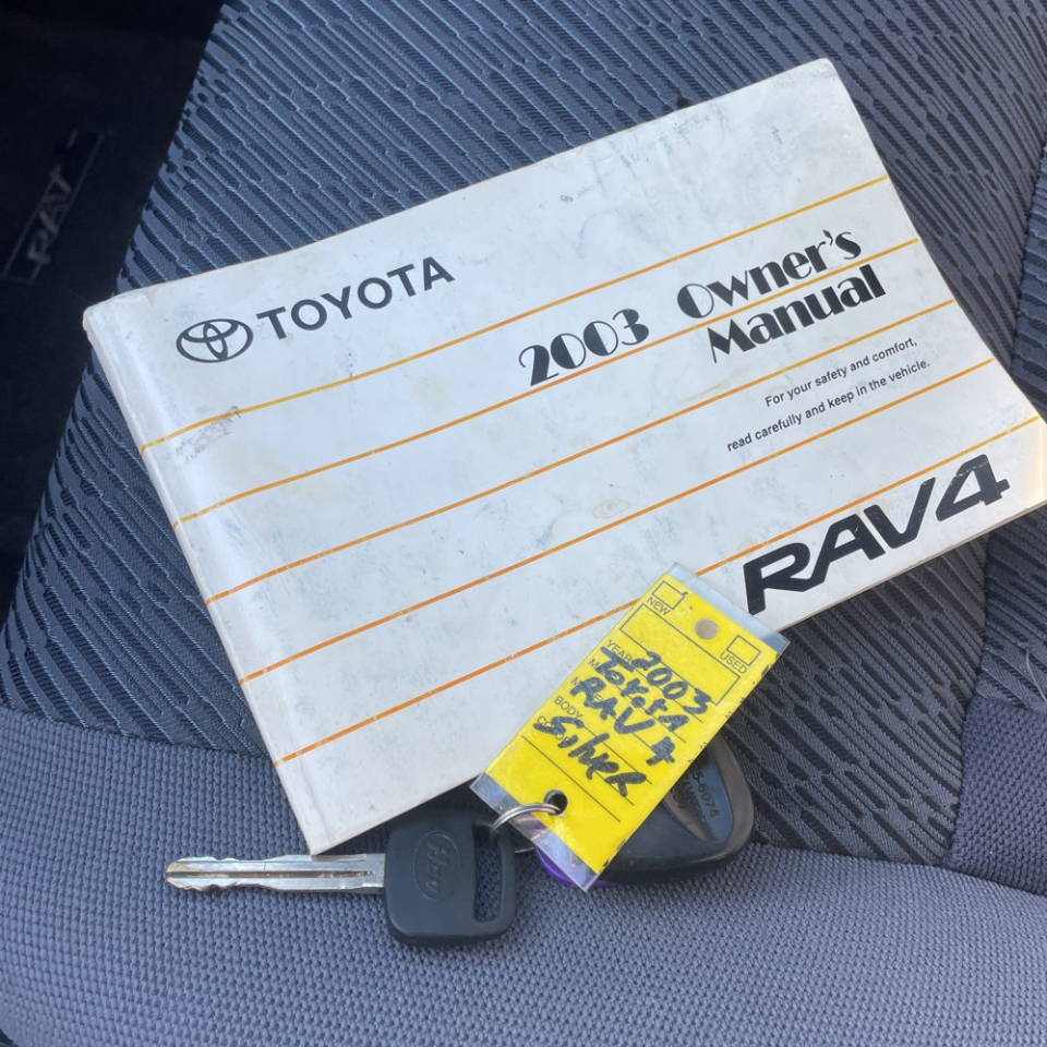 Toyota RAV4 Base 2003