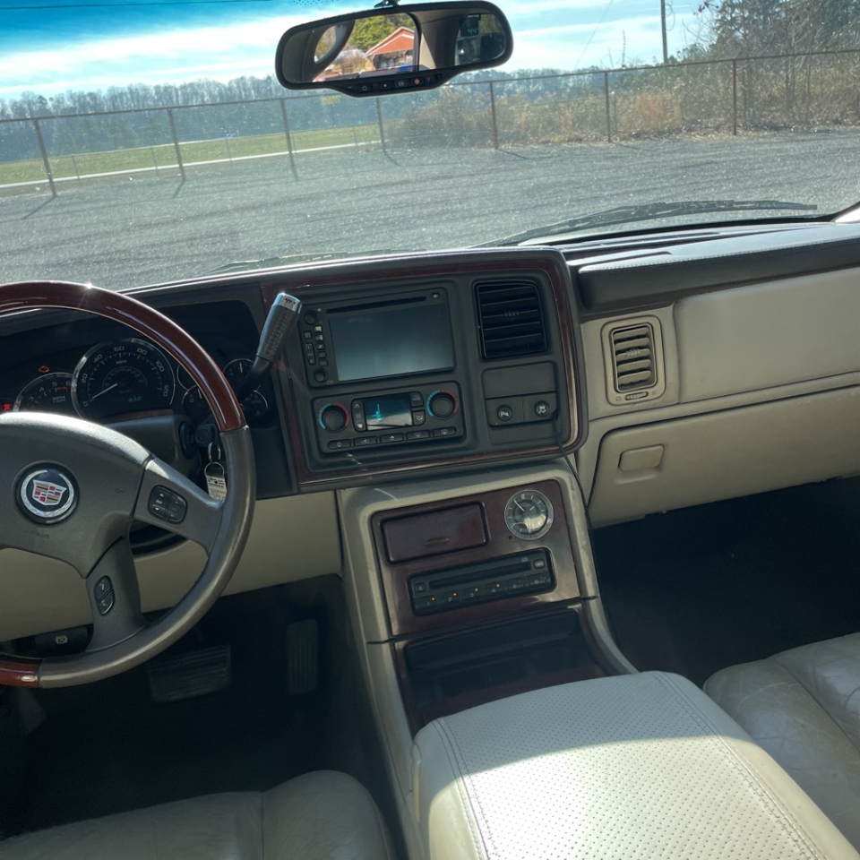 Cadillac Escalade Base 2005