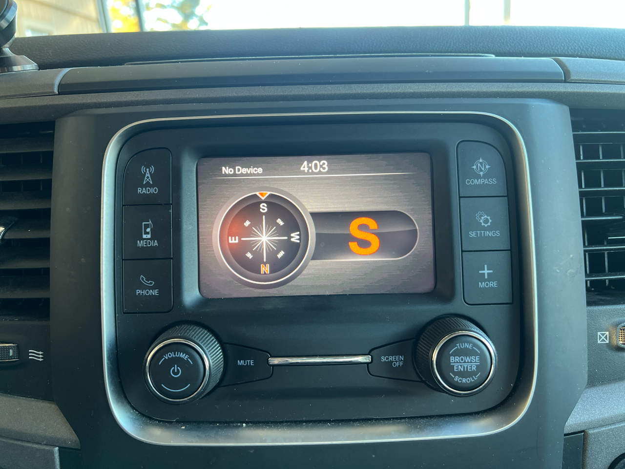 RAM 1500 Classic  2023