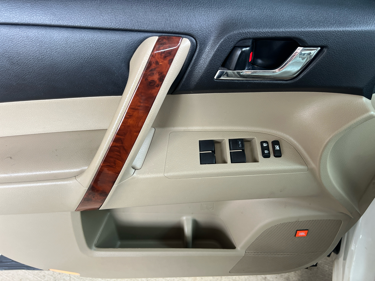 Toyota Highlander  2012