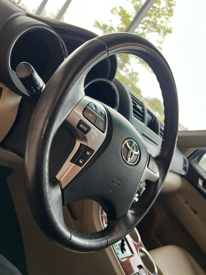 Toyota Highlander  2012