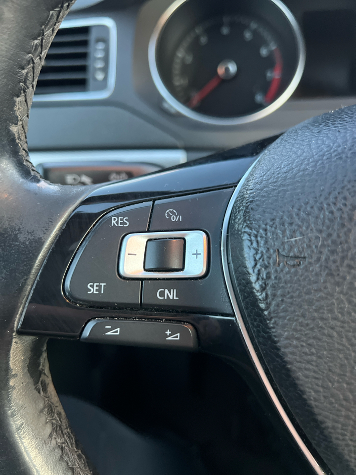 Volkswagen Jetta  2016