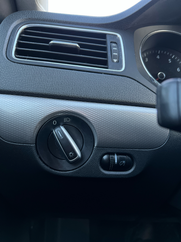 Volkswagen Jetta  2016