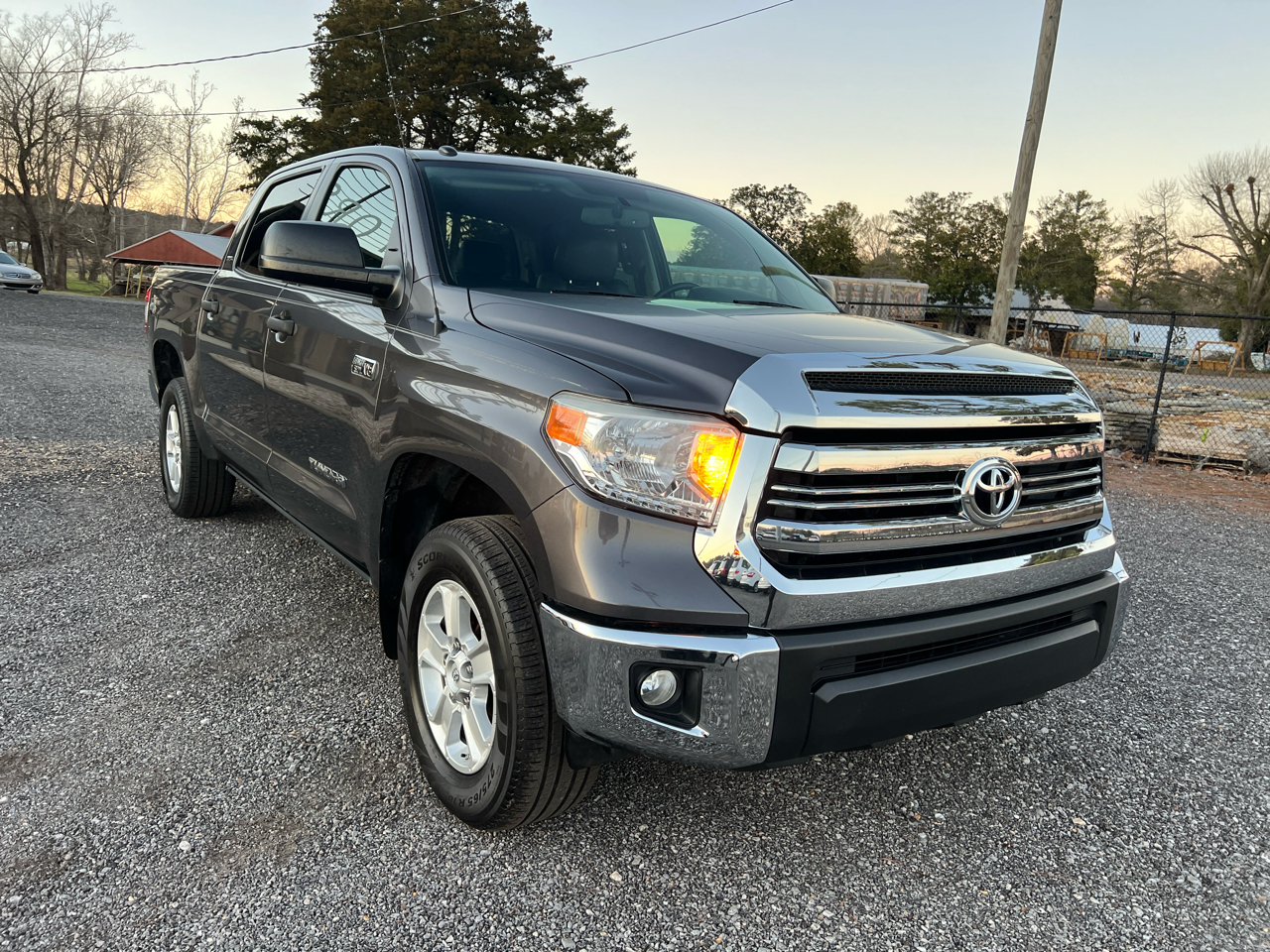 Toyota Tundra  2017