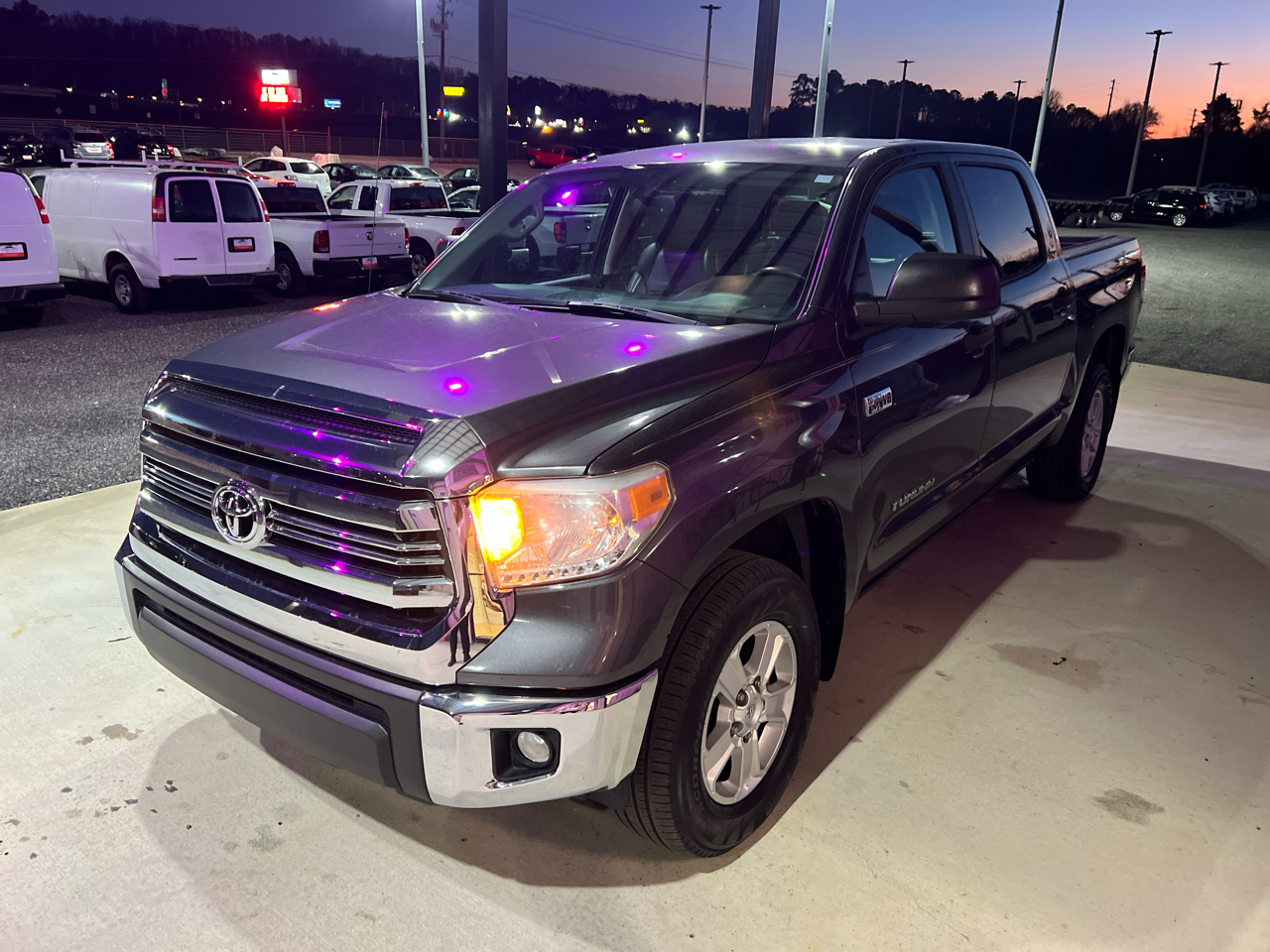 Toyota Tundra  2017
