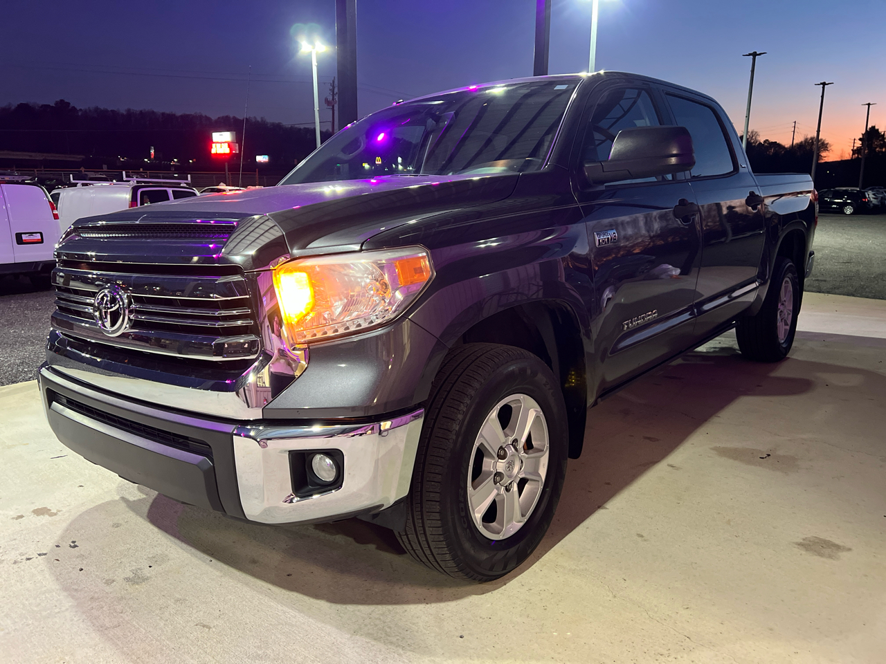Toyota Tundra  2017
