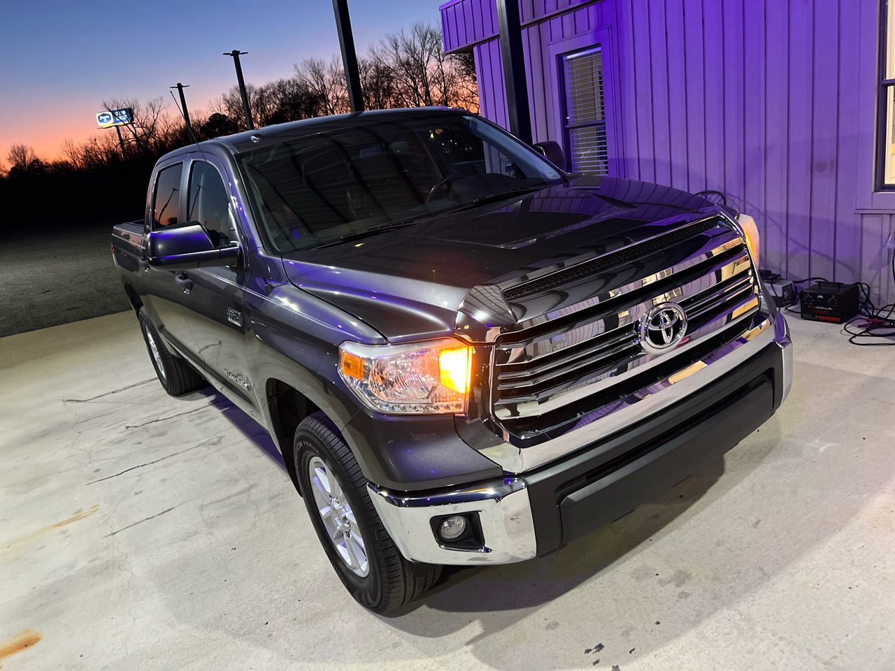 Toyota Tundra  2017
