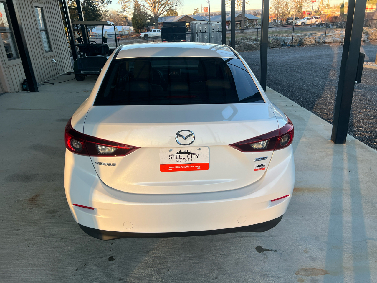 Mazda MAZDA3  2015