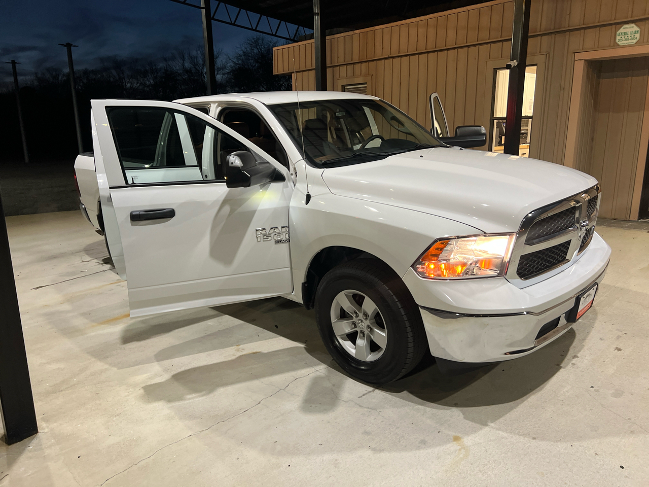 RAM 1500 Classic  2023