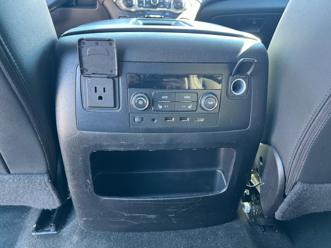 Chevrolet Suburban  2018