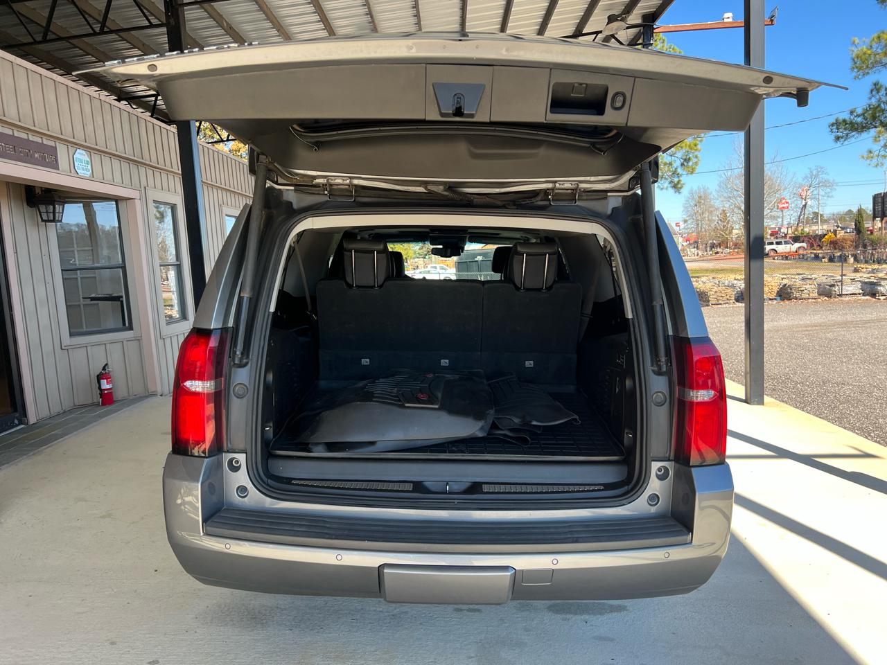 Chevrolet Suburban  2018