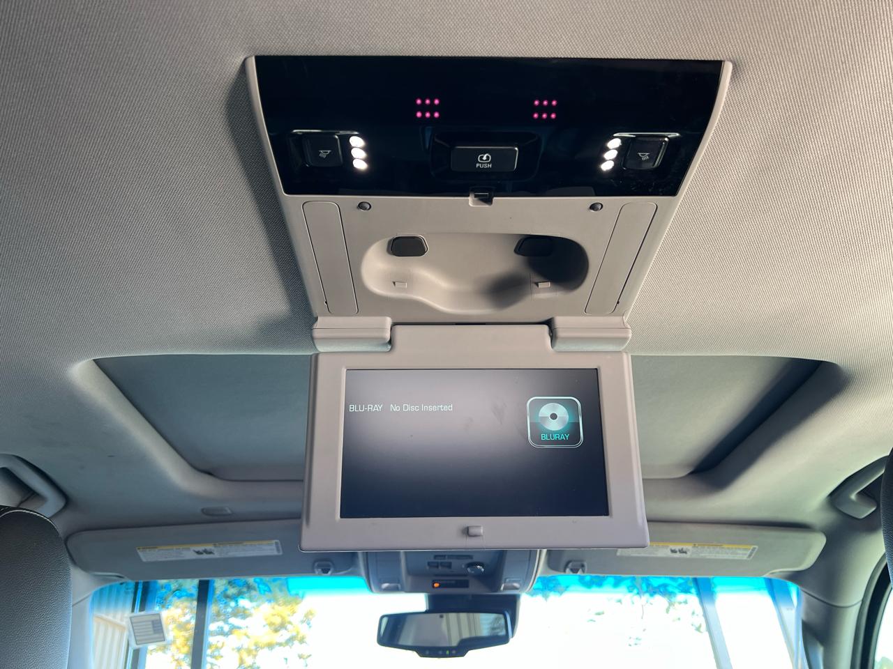 Chevrolet Suburban  2018