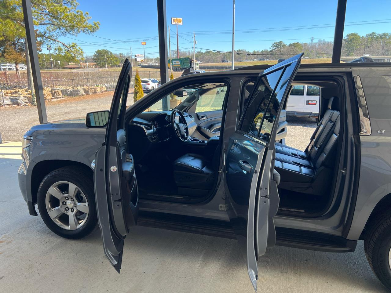 Chevrolet Suburban  2018