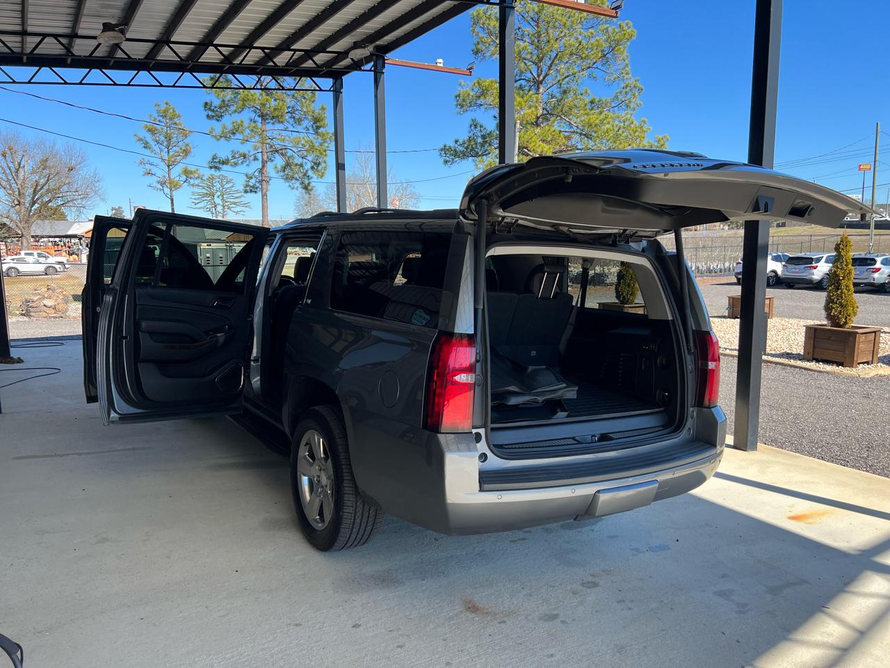 Chevrolet Suburban  2018