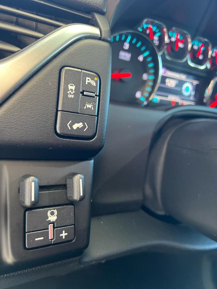 Chevrolet Suburban  2018