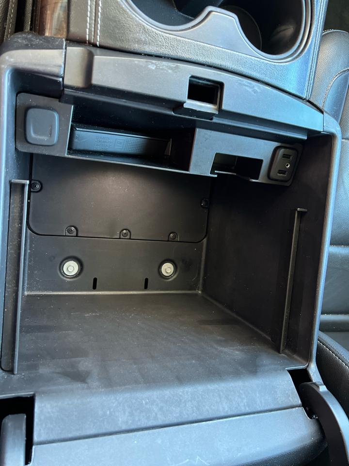 Chevrolet Suburban  2018