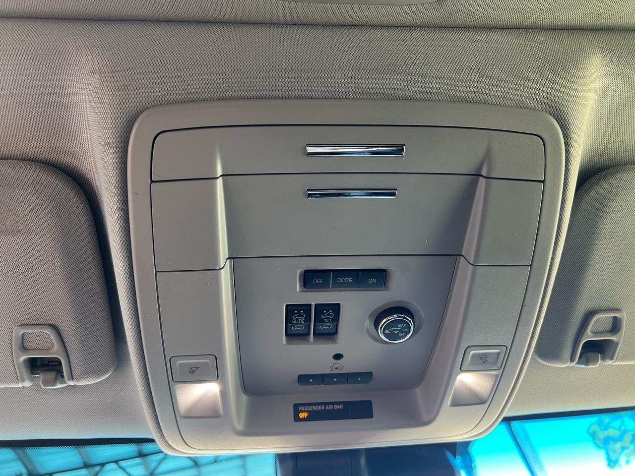 Chevrolet Suburban  2018