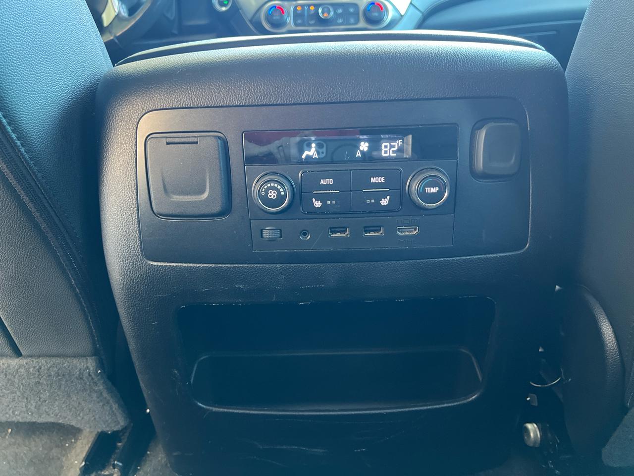 Chevrolet Suburban  2018