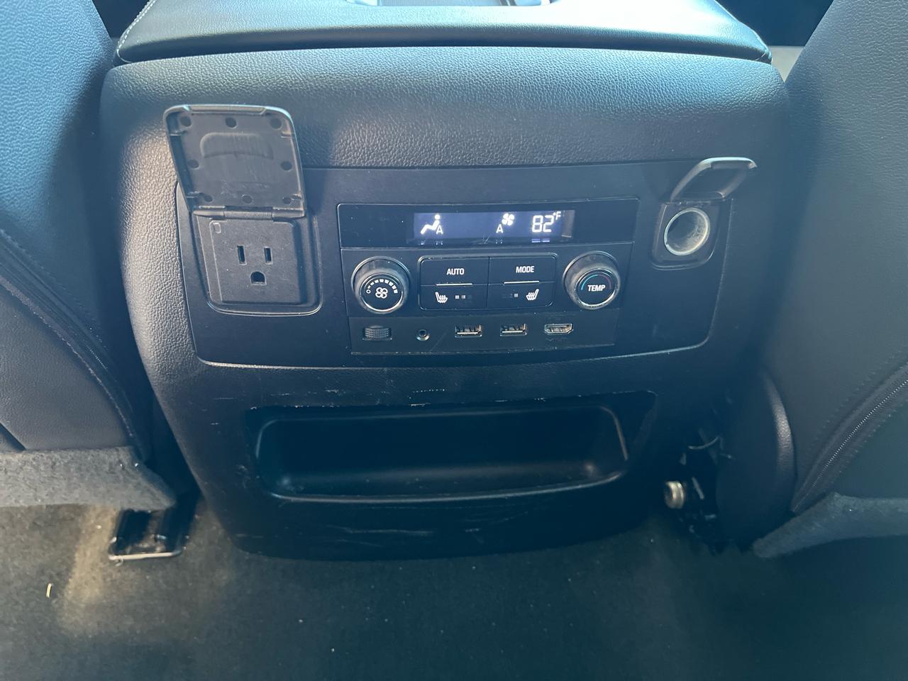 Chevrolet Suburban  2018