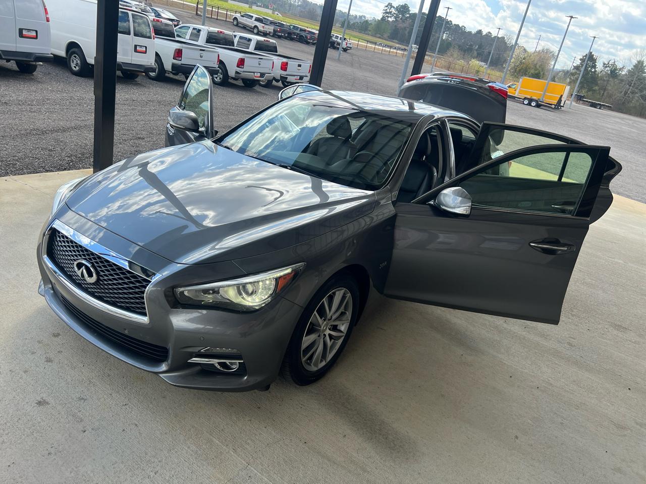 Infiniti Q50  2016