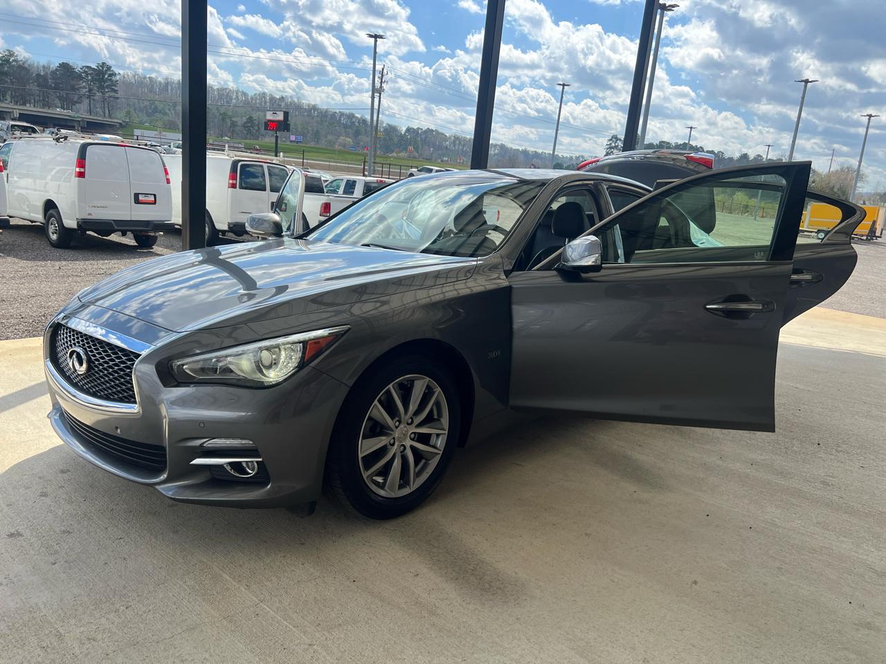 Infiniti Q50  2016