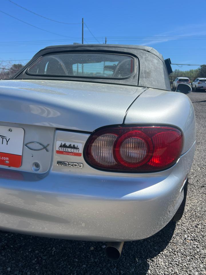Mazda MX-5 Miata  2005