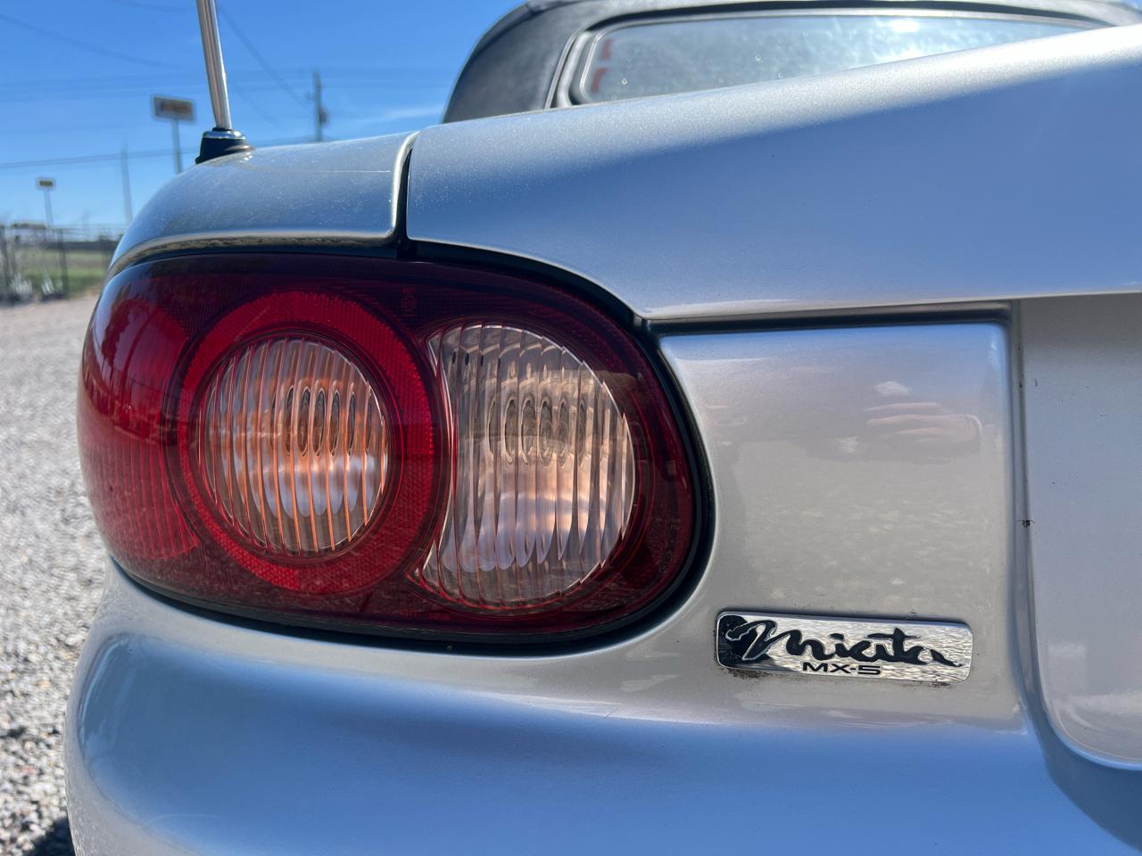 Mazda MX-5 Miata  2005
