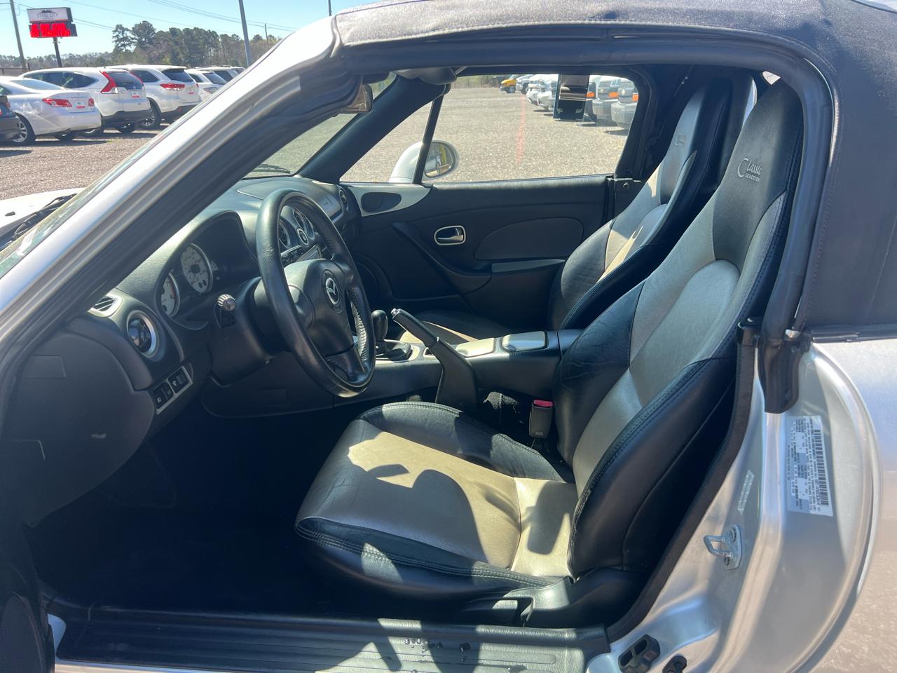 Mazda MX-5 Miata  2005