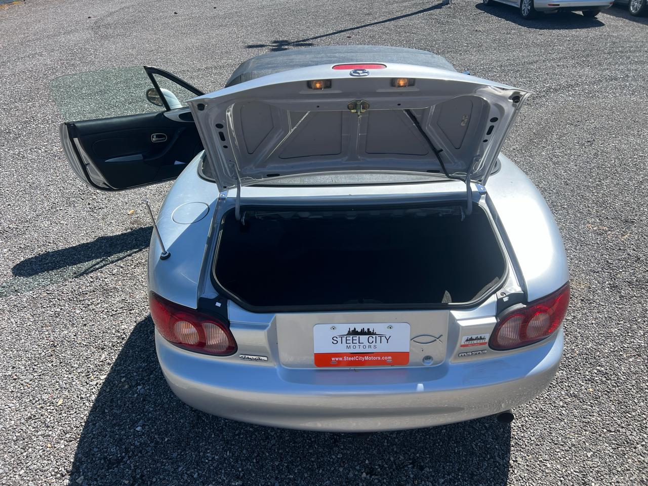 Mazda MX-5 Miata  2005