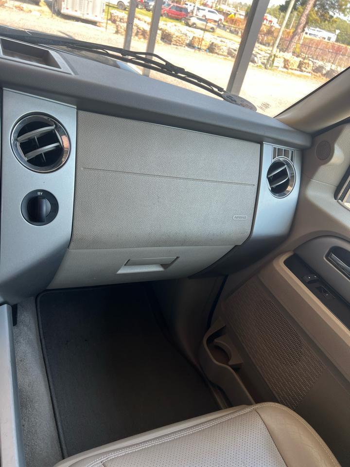 Ford Expedition  2011