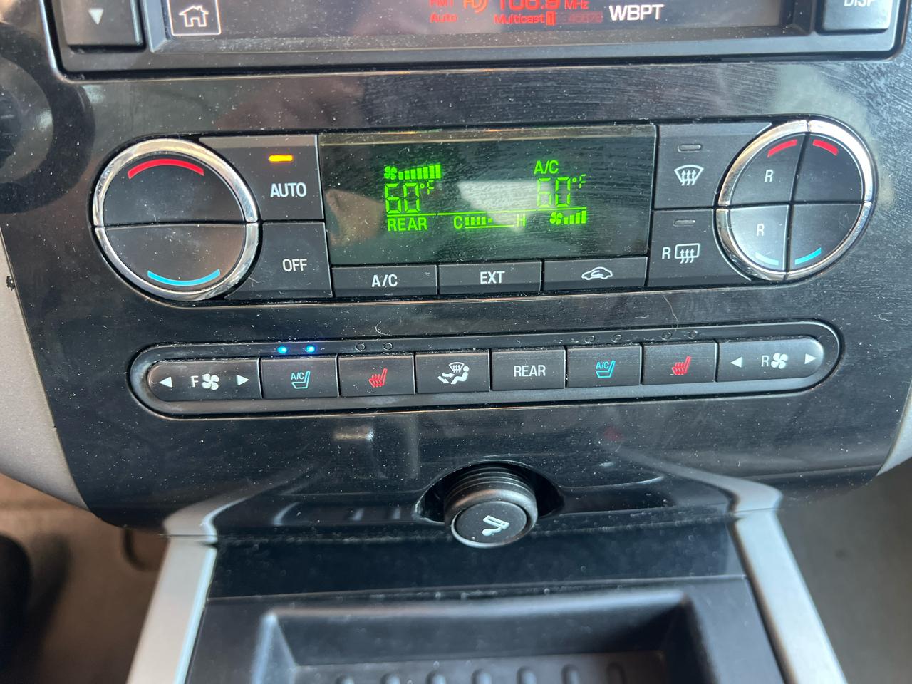 Ford Expedition  2011