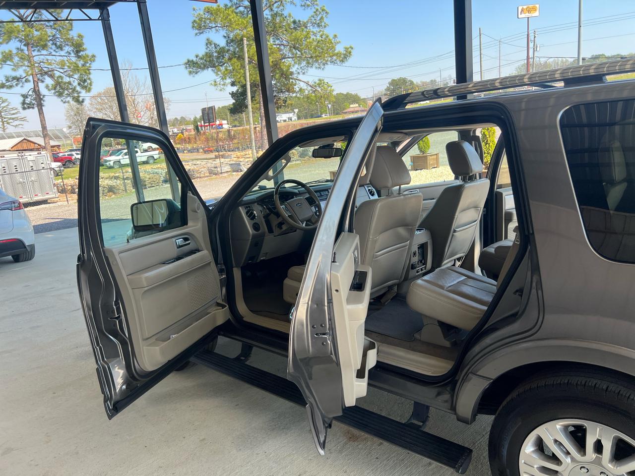 Ford Expedition  2011