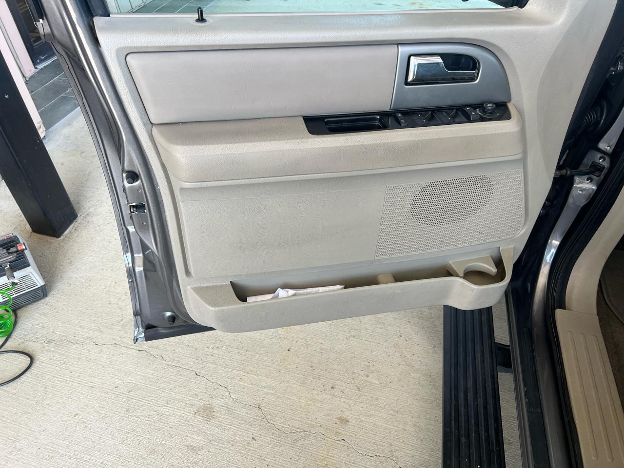 Ford Expedition  2011