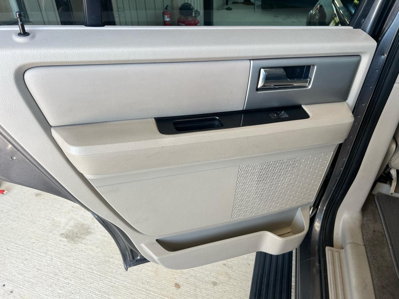 Ford Expedition  2011